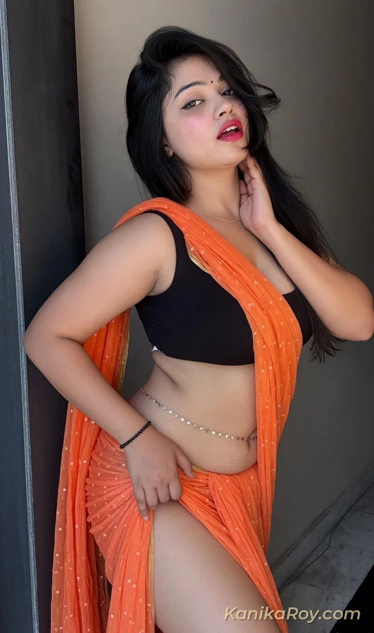 Geet Kulkarni – Voluptuous Seductress with Addictive Curves