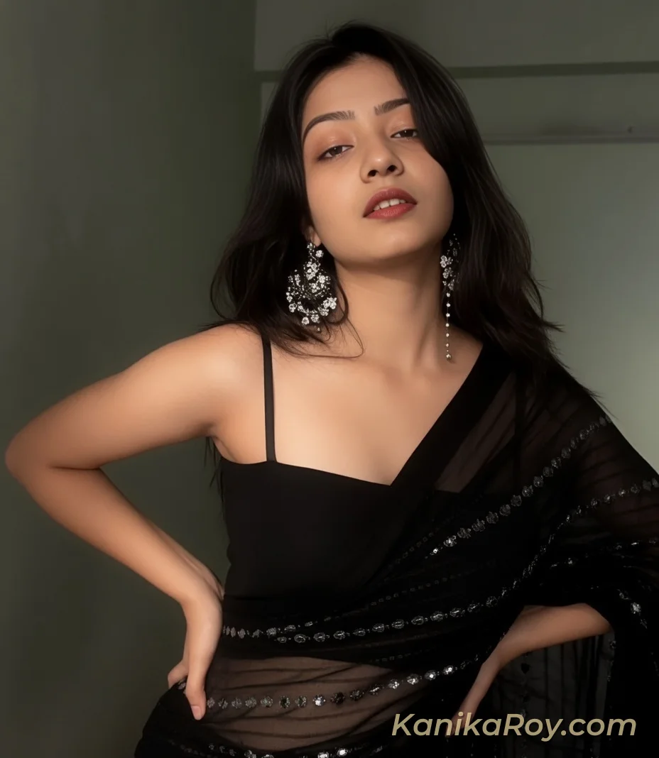 Hetal Shah – Elegant Black Saree Beauty with Hypnotic Eyes in Nashik